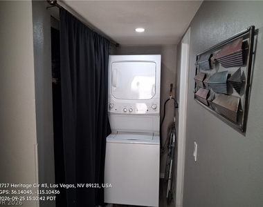 2717 Heritage Circle - Photo Thumbnail 7
