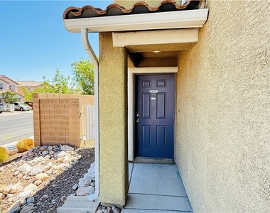 10202 Purple Primrose Drive - Photo Thumbnail 2