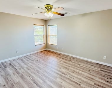 10202 Purple Primrose Drive - Photo Thumbnail 11