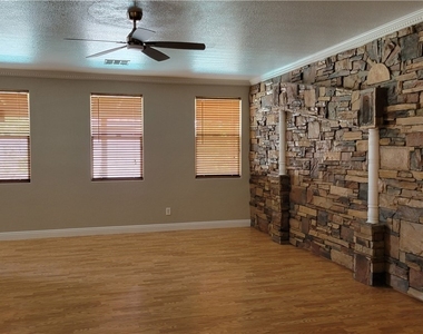 5538 Moncinna Street - Photo Thumbnail 14