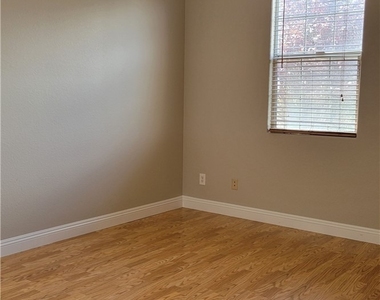 5538 Moncinna Street - Photo Thumbnail 24