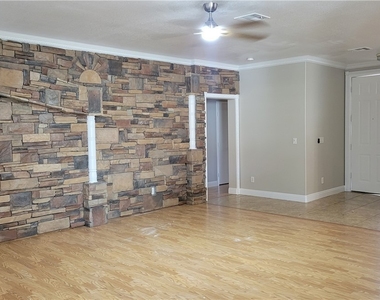 5538 Moncinna Street - Photo Thumbnail 11