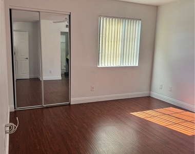5158 S Jones Boulevard - Photo Thumbnail 11