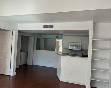 5158 S Jones Boulevard - Photo Thumbnail 1