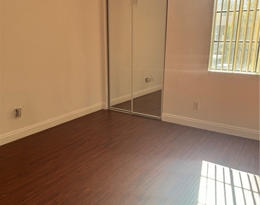 5158 S Jones Boulevard - Photo Thumbnail 10