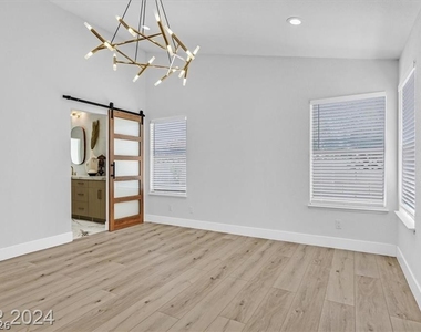 8 Barton Spring Circle - Photo Thumbnail 9