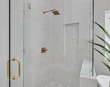 8 Barton Spring Circle - Photo Thumbnail 12