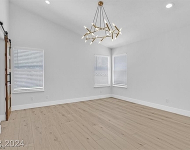 8 Barton Spring Circle - Photo Thumbnail 8