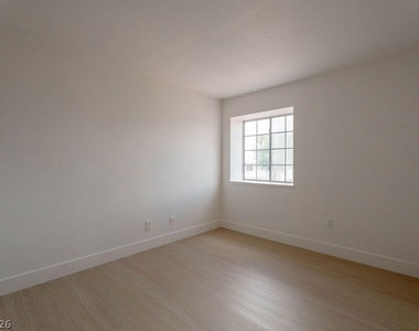 2118 Fountain Springs Drive - Photo Thumbnail 34