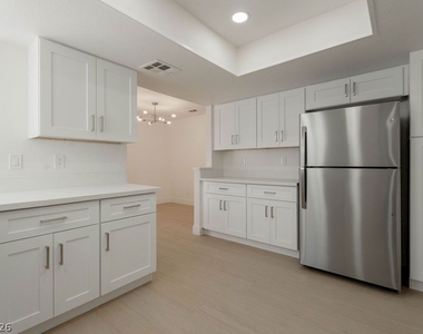 2118 Fountain Springs Drive - Photo Thumbnail 16