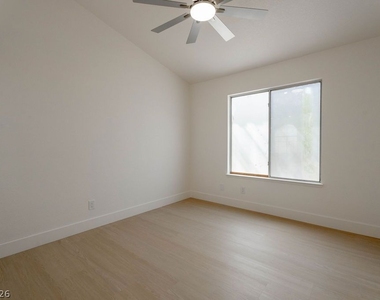 2118 Fountain Springs Drive - Photo Thumbnail 7