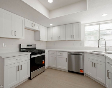 2118 Fountain Springs Drive - Photo Thumbnail 14