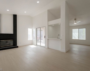 2118 Fountain Springs Drive - Photo Thumbnail 6