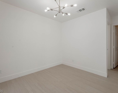 2118 Fountain Springs Drive - Photo Thumbnail 18