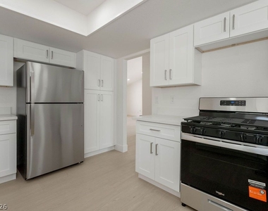 2118 Fountain Springs Drive - Photo Thumbnail 17