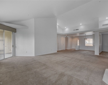 230 E Flamingo Road - Photo Thumbnail 4
