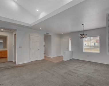 230 E Flamingo Road - Photo Thumbnail 10