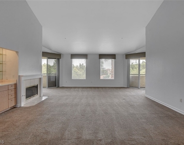 230 E Flamingo Road - Photo Thumbnail 6