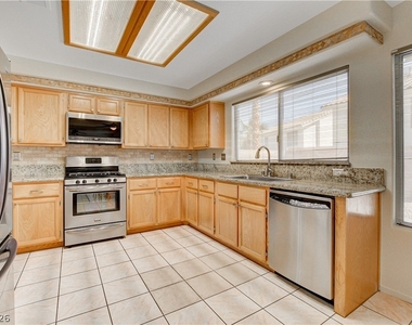 8621 Sierra Cima Lane - Photo Thumbnail 6