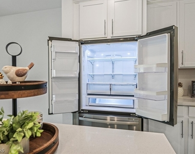 2555 Hampton Road - Photo Thumbnail 8