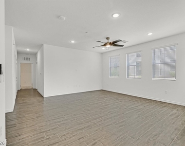 2555 Hampton Road - Photo Thumbnail 13