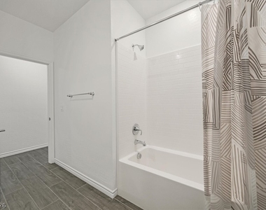 2555 Hampton Road - Photo Thumbnail 23