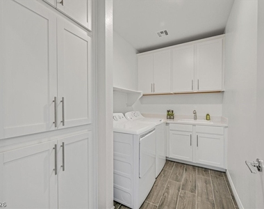 2555 Hampton Road - Photo Thumbnail 24