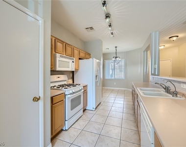717 Peachy Canyon Circle - Photo Thumbnail 6