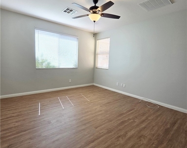 9733 Sienna Valley Ave Avenue - Photo Thumbnail 13