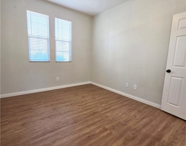 9733 Sienna Valley Ave Avenue - Photo Thumbnail 26