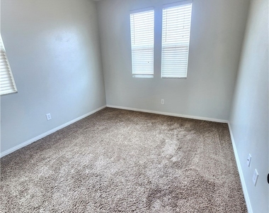 9733 Sienna Valley Ave Avenue - Photo Thumbnail 21