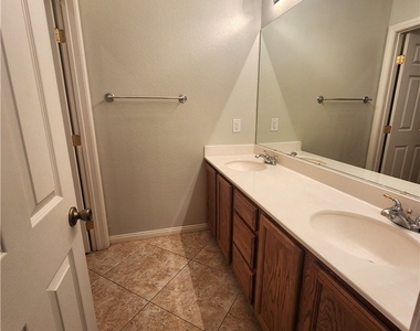 9733 Sienna Valley Ave Avenue - Photo Thumbnail 12