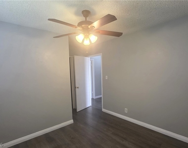 3988 Topawa Drive - Photo Thumbnail 18
