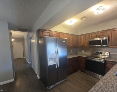 3988 Topawa Drive - Photo Thumbnail 10