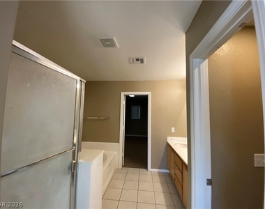 136 Temple Wood Court - Photo Thumbnail 35