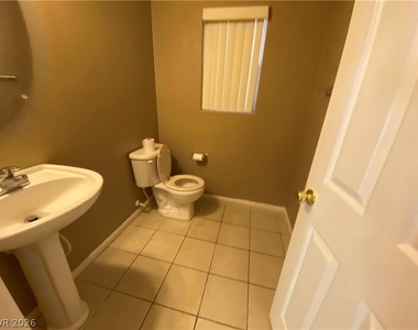 136 Temple Wood Court - Photo Thumbnail 4