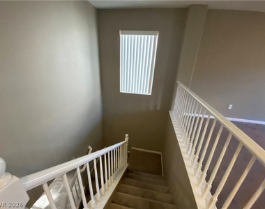 136 Temple Wood Court - Photo Thumbnail 9