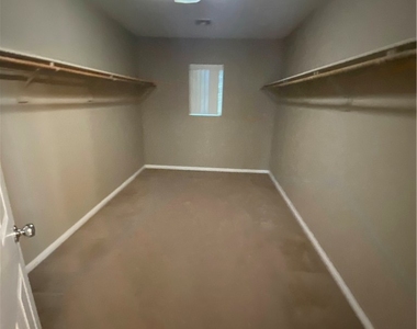 136 Temple Wood Court - Photo Thumbnail 16