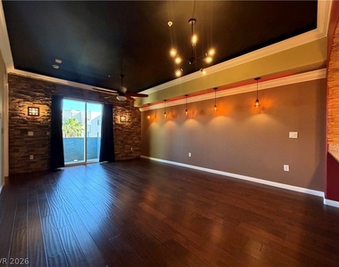 62 E Serene Avenue - Photo Thumbnail 4