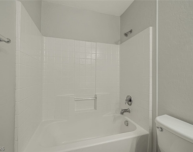 5244 Tipper Avenue - Photo Thumbnail 34