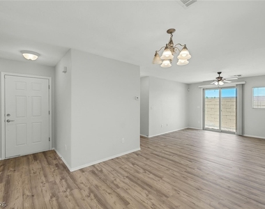 5244 Tipper Avenue - Photo Thumbnail 4