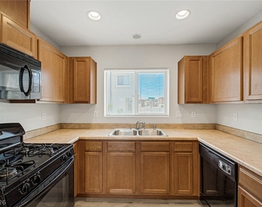 5244 Tipper Avenue - Photo Thumbnail 10