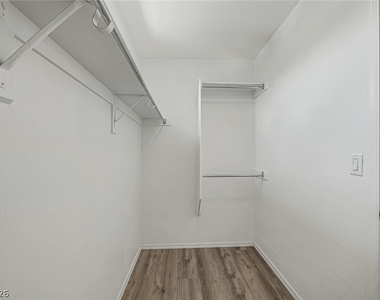 5244 Tipper Avenue - Photo Thumbnail 24