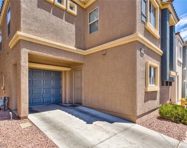 5244 Tipper Avenue - Photo Thumbnail 3
