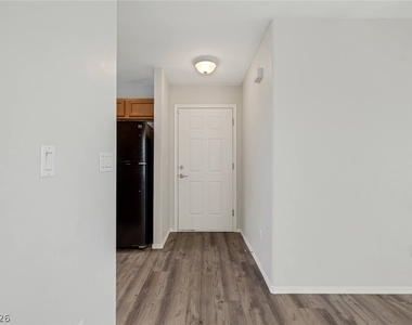 5244 Tipper Avenue - Photo Thumbnail 28
