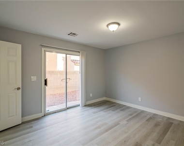 4052 Emerald Wood Street - Photo Thumbnail 4