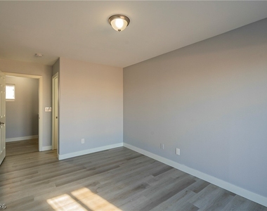 4052 Emerald Wood Street - Photo Thumbnail 15