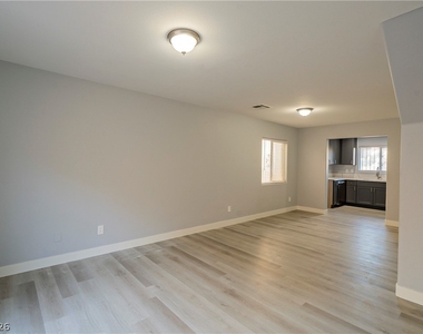 4052 Emerald Wood Street - Photo Thumbnail 5