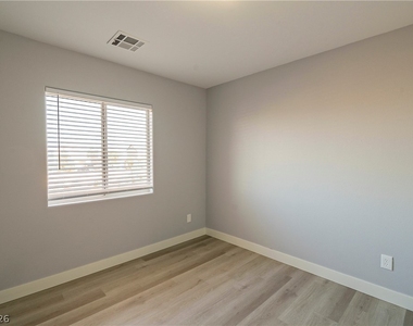 4052 Emerald Wood Street - Photo Thumbnail 17
