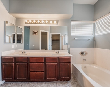 2462 Silver Blossom Lane - Photo Thumbnail 20